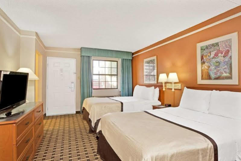 Westfield Red Roof Inn Houston North - Fm1960 & I-45 מראה חיצוני תמונה