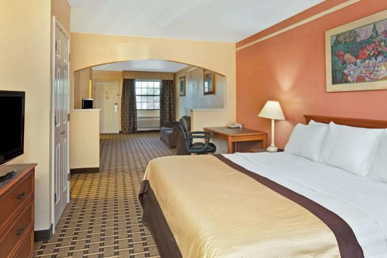 Westfield Red Roof Inn Houston North - Fm1960 & I-45 מראה חיצוני תמונה